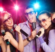8 bài hát karaoke trữ tình dễ hát thuộc mọi ngôn ngữ